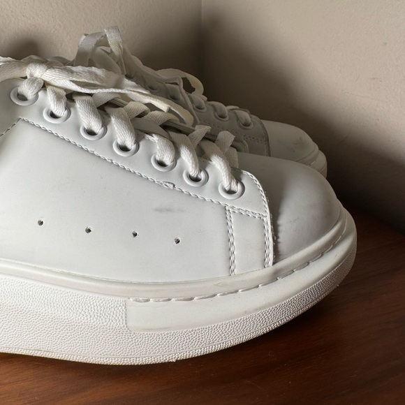 Alexander McQueen Women’s Oversized Sneaker in White Size 41 - Picture 6 of 14